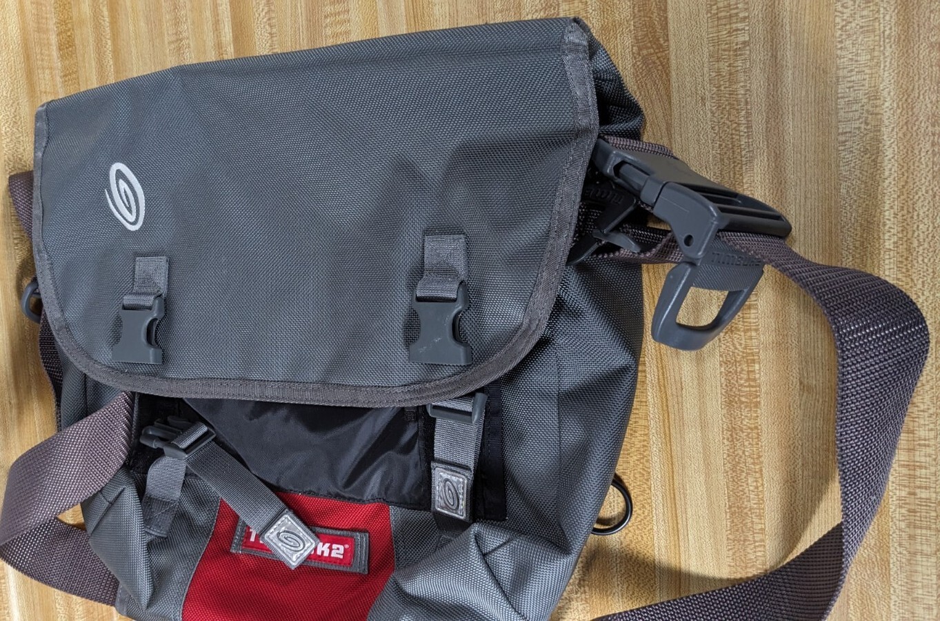 Timbuk2 Messenger Bag Briefcase Laptop Padded Pockets Push Lock Red Gray Canvas