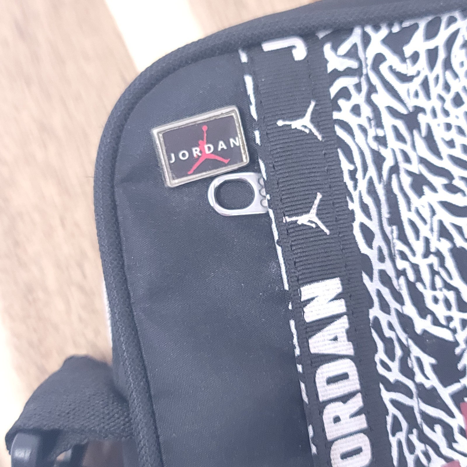 Nike Air Jordan Bag Small Black Messenger Crossbody Elephant Print Vintage