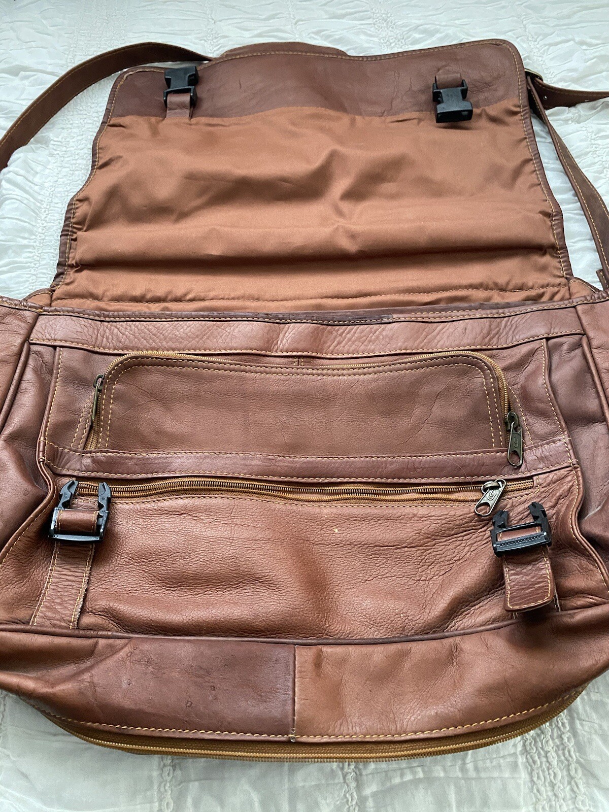 Cortez Genuine Leather Briefcase Made in Colombia w Cross body Strap