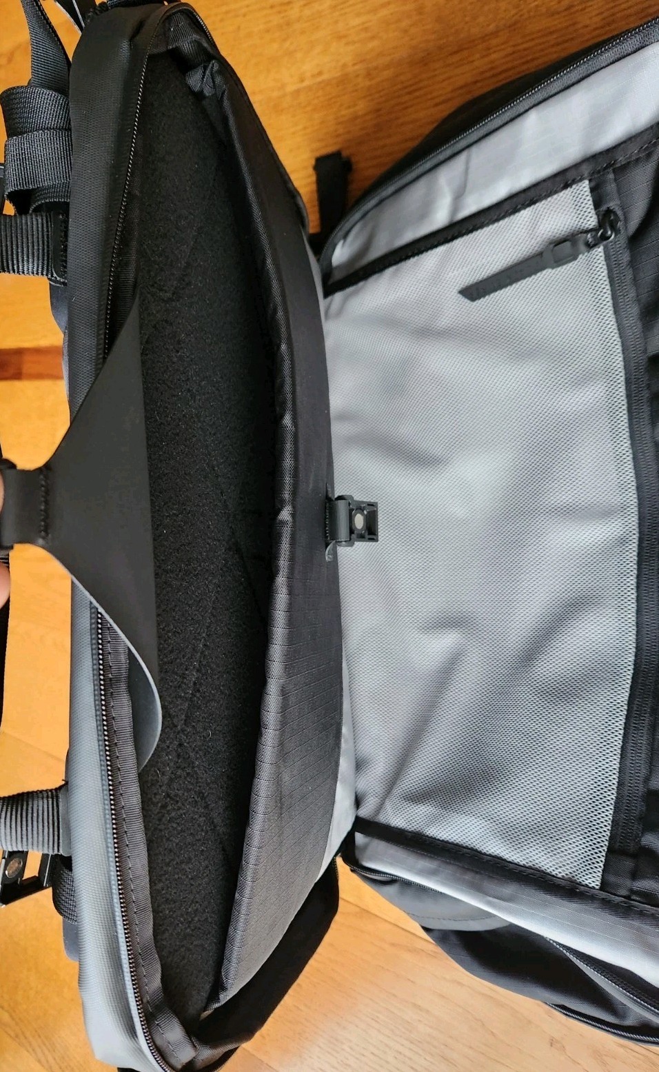 Black Ember FORGE Black Briefcase Backpack Overnight Expandable **MINT**