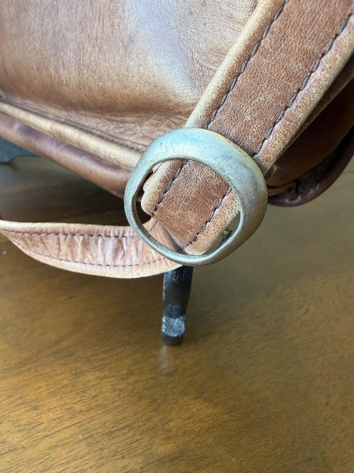 Briefcase Brown Leather Toggle Clasps Shoulder Strap & Top Handle Vintage 1990s