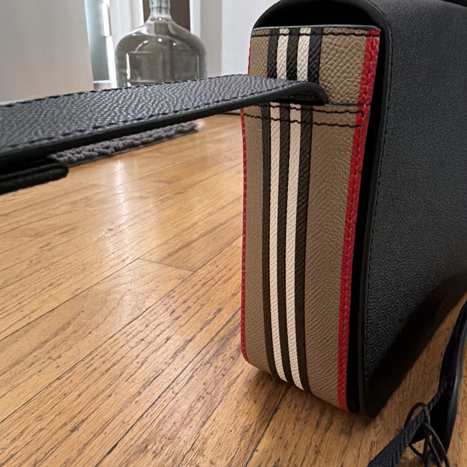 Burberry Carter Messenger Bag Black 8036544 BRAND NEW WITH TAGS $1,290MSRP