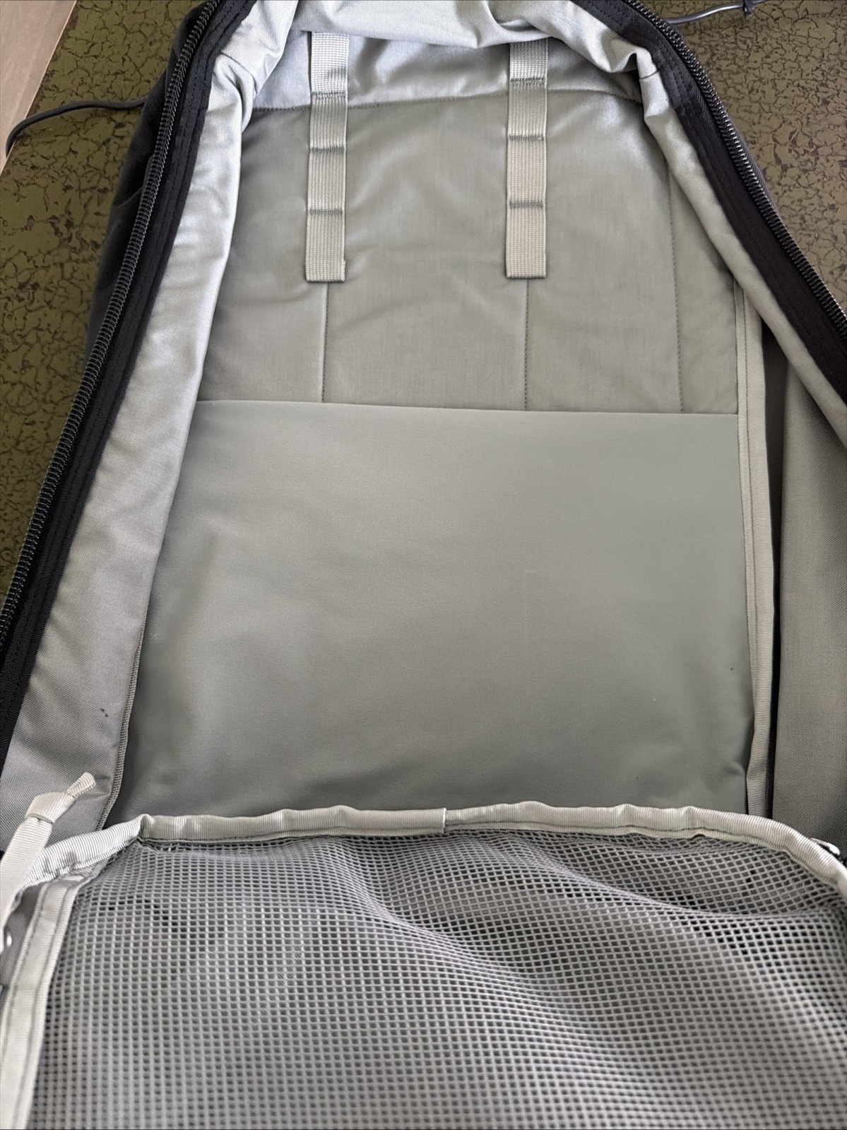 Evergoods CPL28 V3 Backpack, Black, 28L (Excellent Condition)