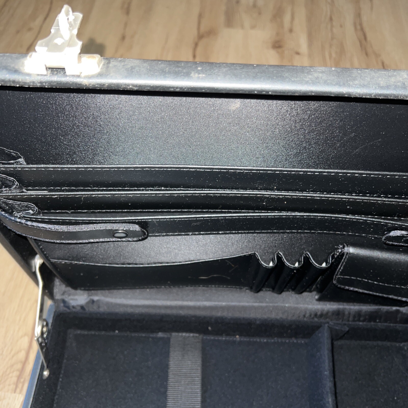 Exel Black Leather 17” Business Professional Attache Portfolio Laptop Briefcase