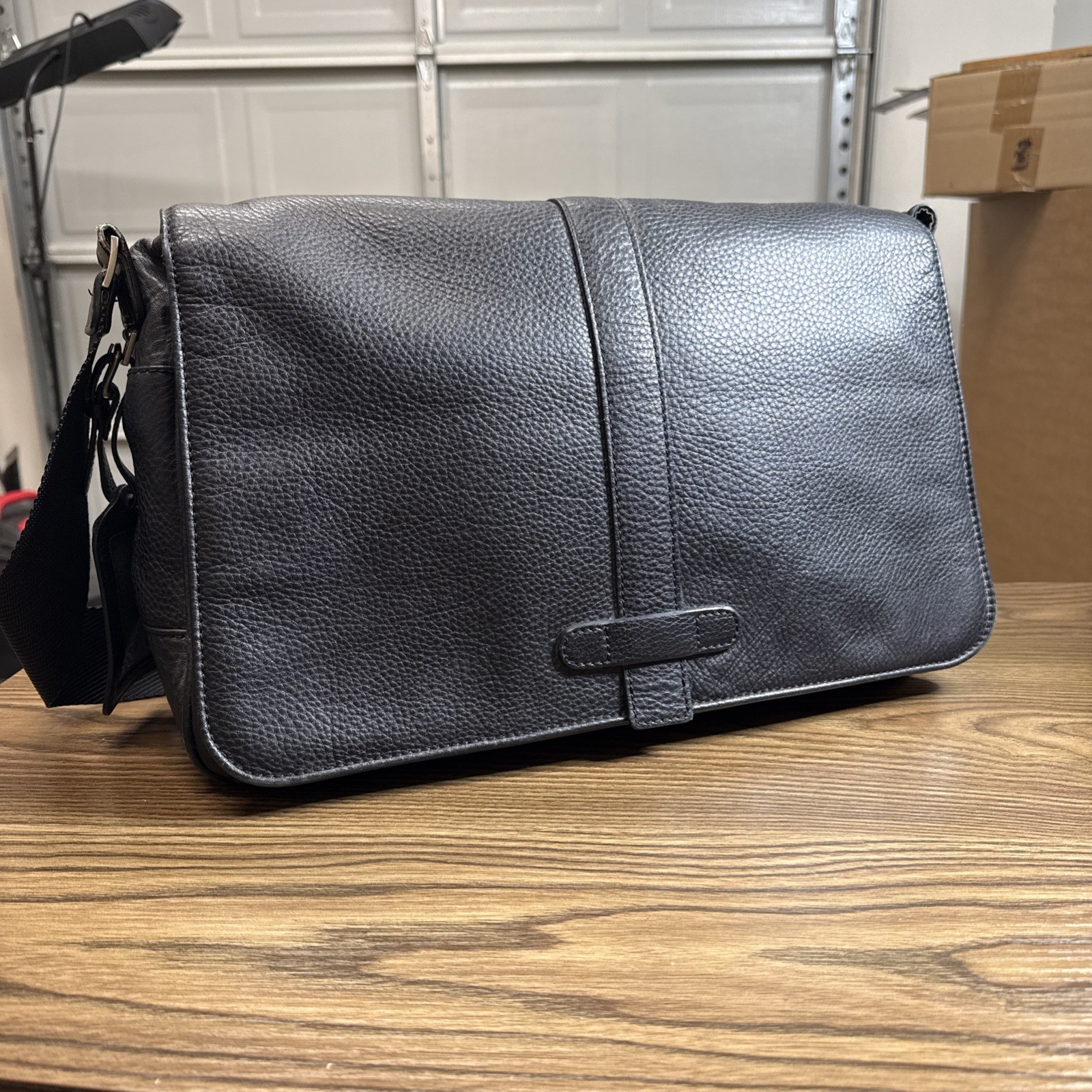 Bosca Old Leather Magnetic Flap Messenger Bag Black