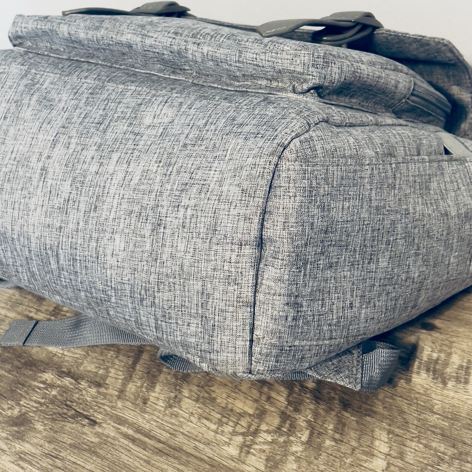 YALUNDISI Vintage Backpack With USB Travel College Laptop Flying Gray Durable