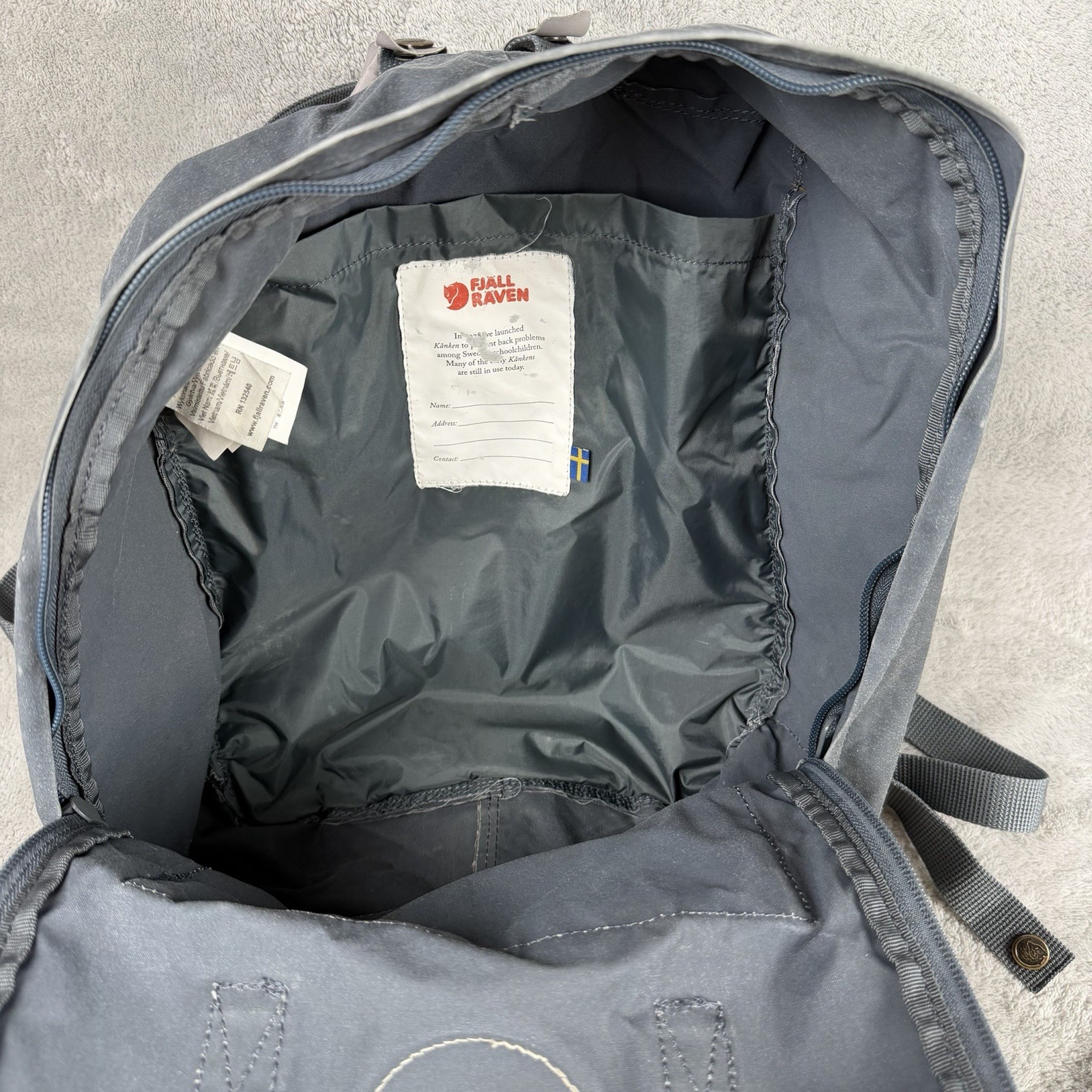 Fjällräven Kanken Backpack Gray With Removable Shoulder Strap Pads