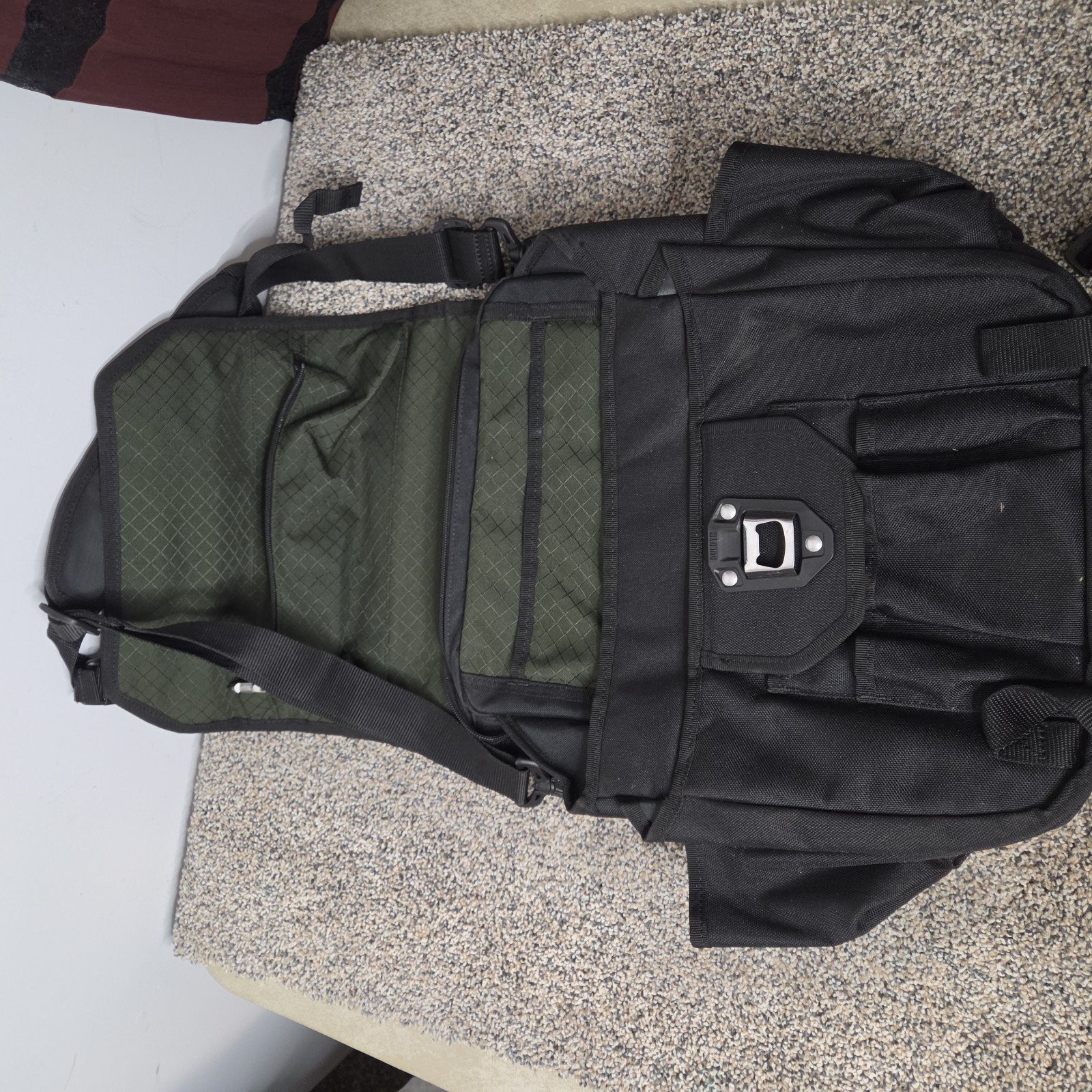 Duluth Trading Laptop Mechanic Electrician Multi Pocket Messenger Tool Bag Black
