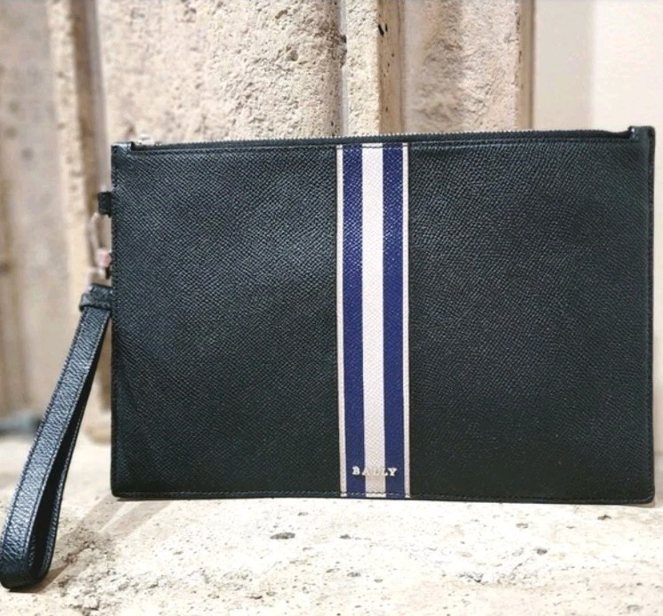 Bally Benery Embossed Zipped Pouch(Men’s) W 10.24 x H 7x D 0.39) Navy/Ivory