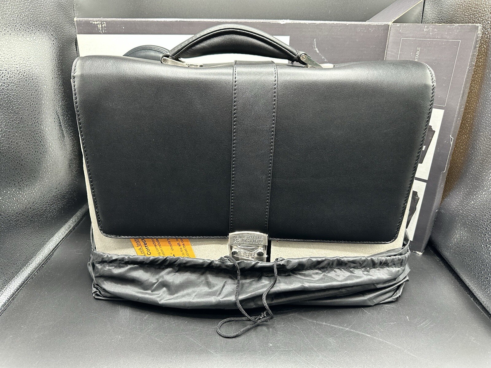 Kenneth Cole “Case In Point” Flapover Portfolio Black Leather Locking Briefcase