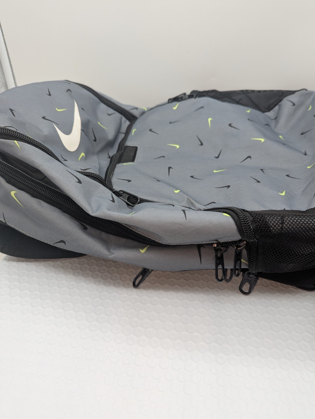 Nike Brasilia All Over Print Backpack Training Gym Gray/Black BA6039 Used