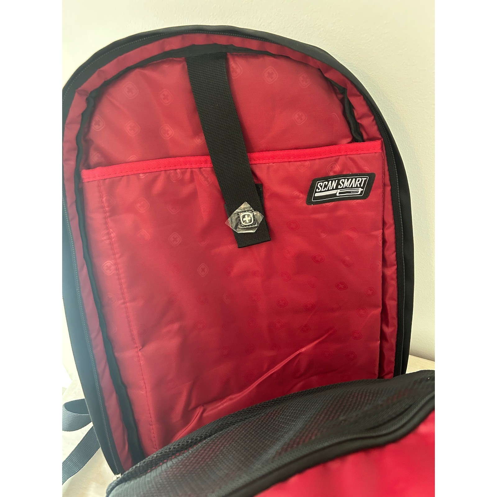 SwissGear ScanSmart Laptop Backpack Black Red Airflow Mens Travel Bag