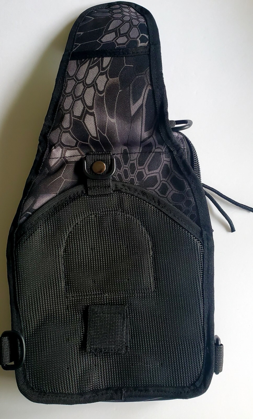 SMALL SLING SHOULDER BAG UNISEX, 10″ X 5 1/2″ CAMOFLAUGE ( NEVER USED)