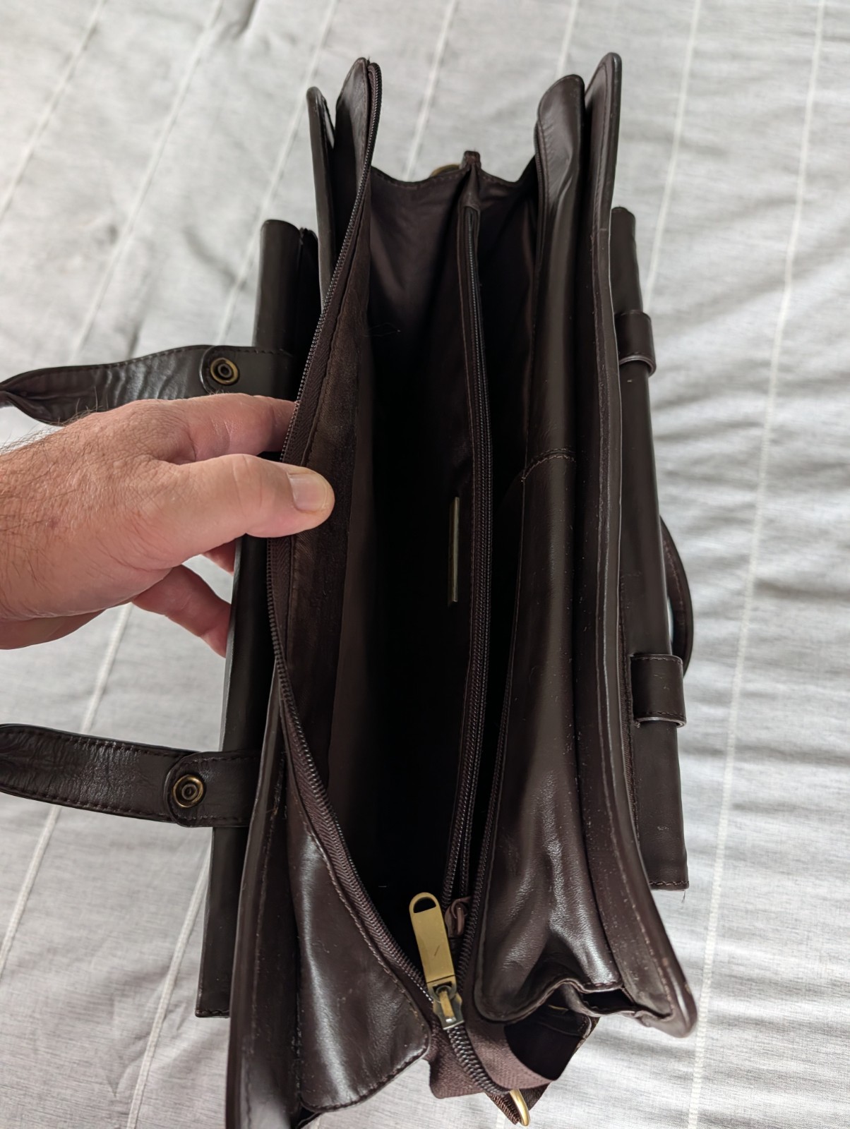 Wilsons Leather Brown Zip Briefcase Shoulder Bag Laptop Sleeve Adjustable Strap