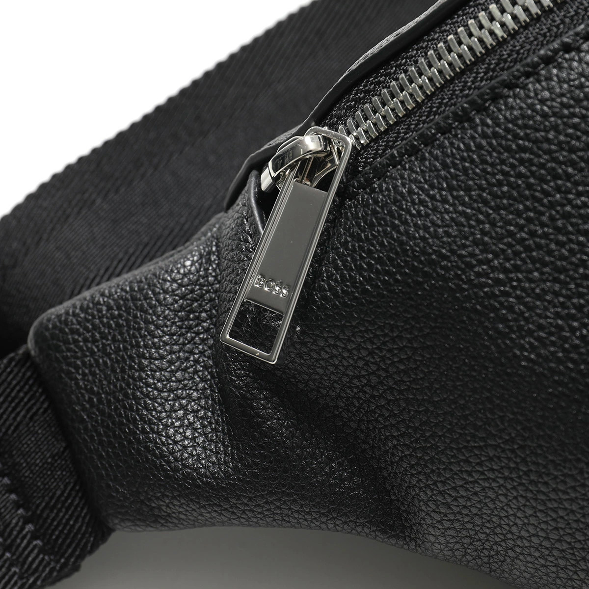 HUGO BOSS RAY_BELTBAG Men’s Faux Leather Belt Bag with Logo.