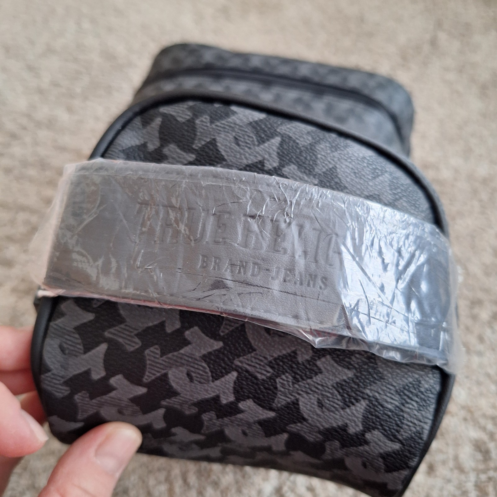2 TRUE RELIGION Mens Toiletry Travel Bags CODA AUKKA Faux Leather Black NWT