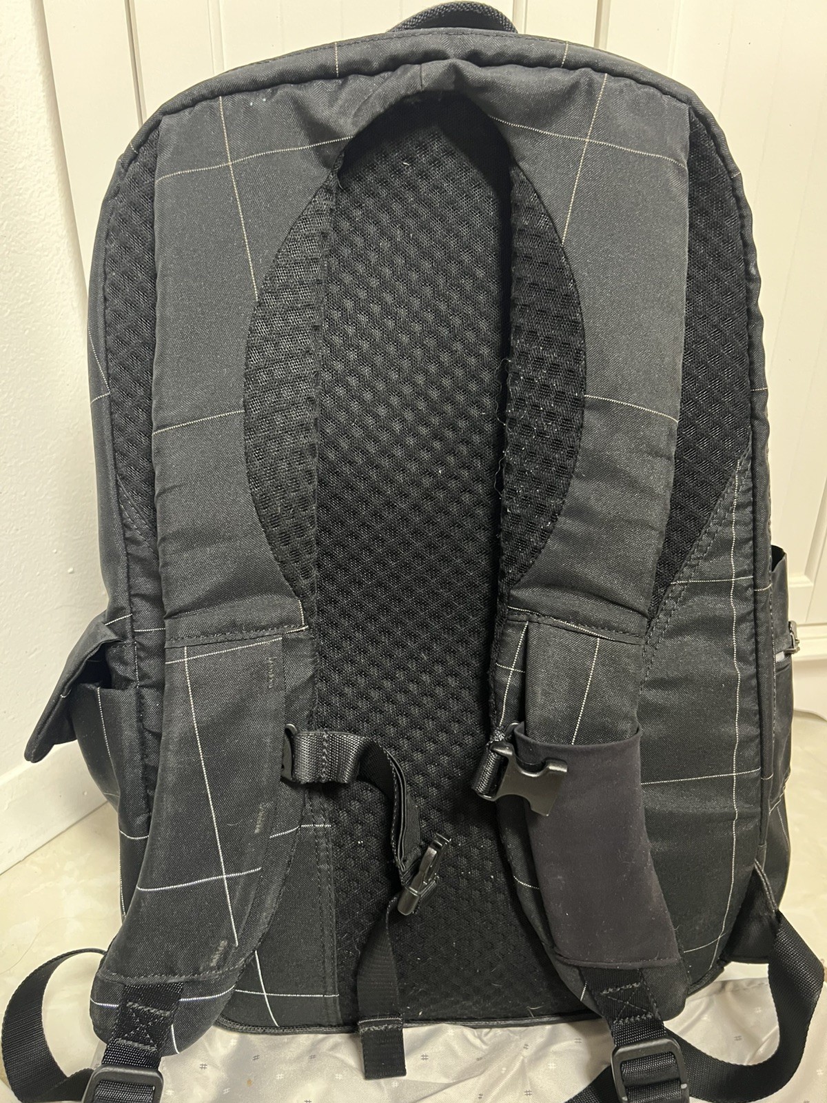 Lululemon Cruiser Backpack bag 22L Rare Out Of Print. Pin stripes. Complete