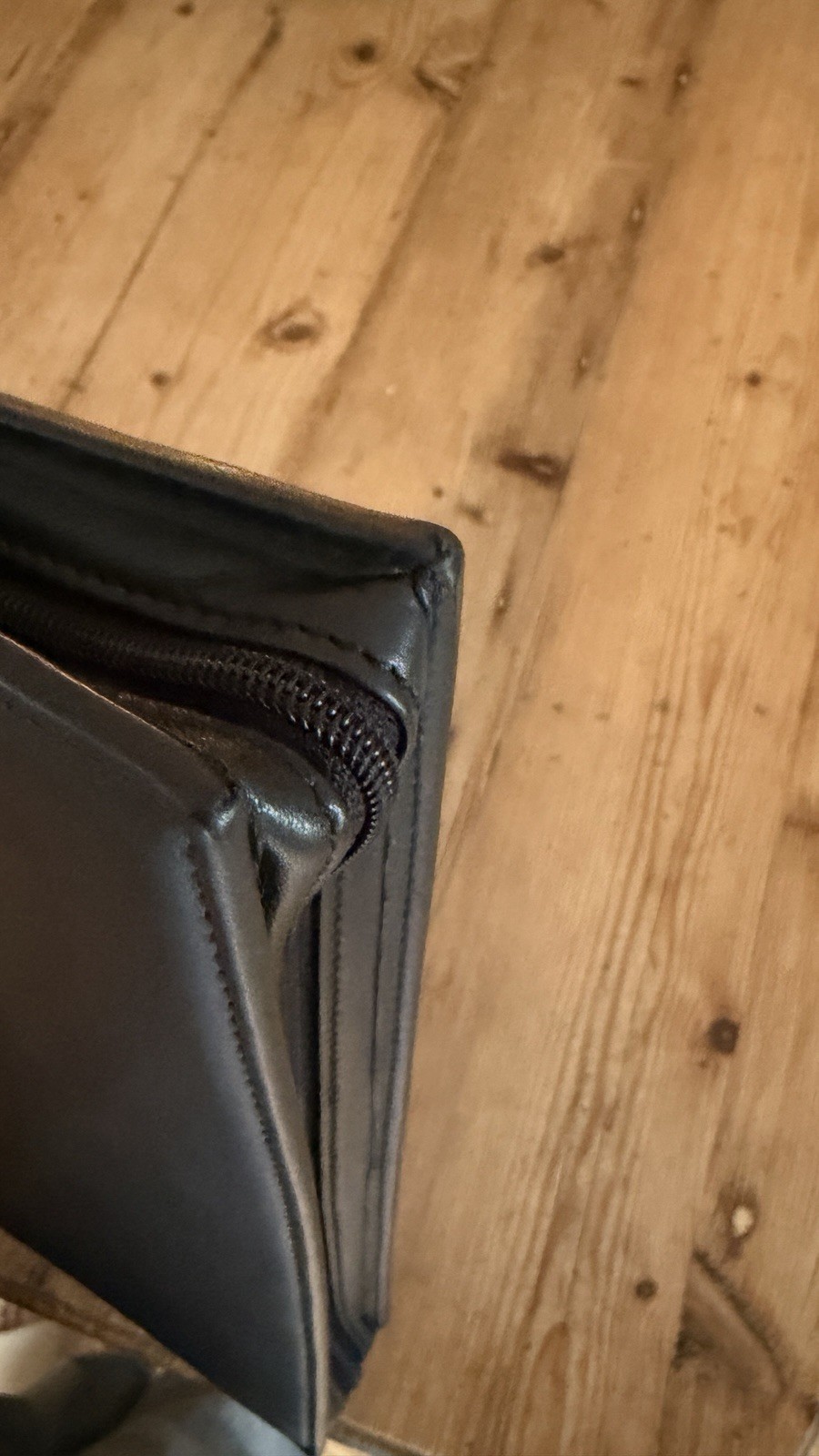 Vintage TUMI Zip Around Black Leather Portfolio. Pristine Condition.