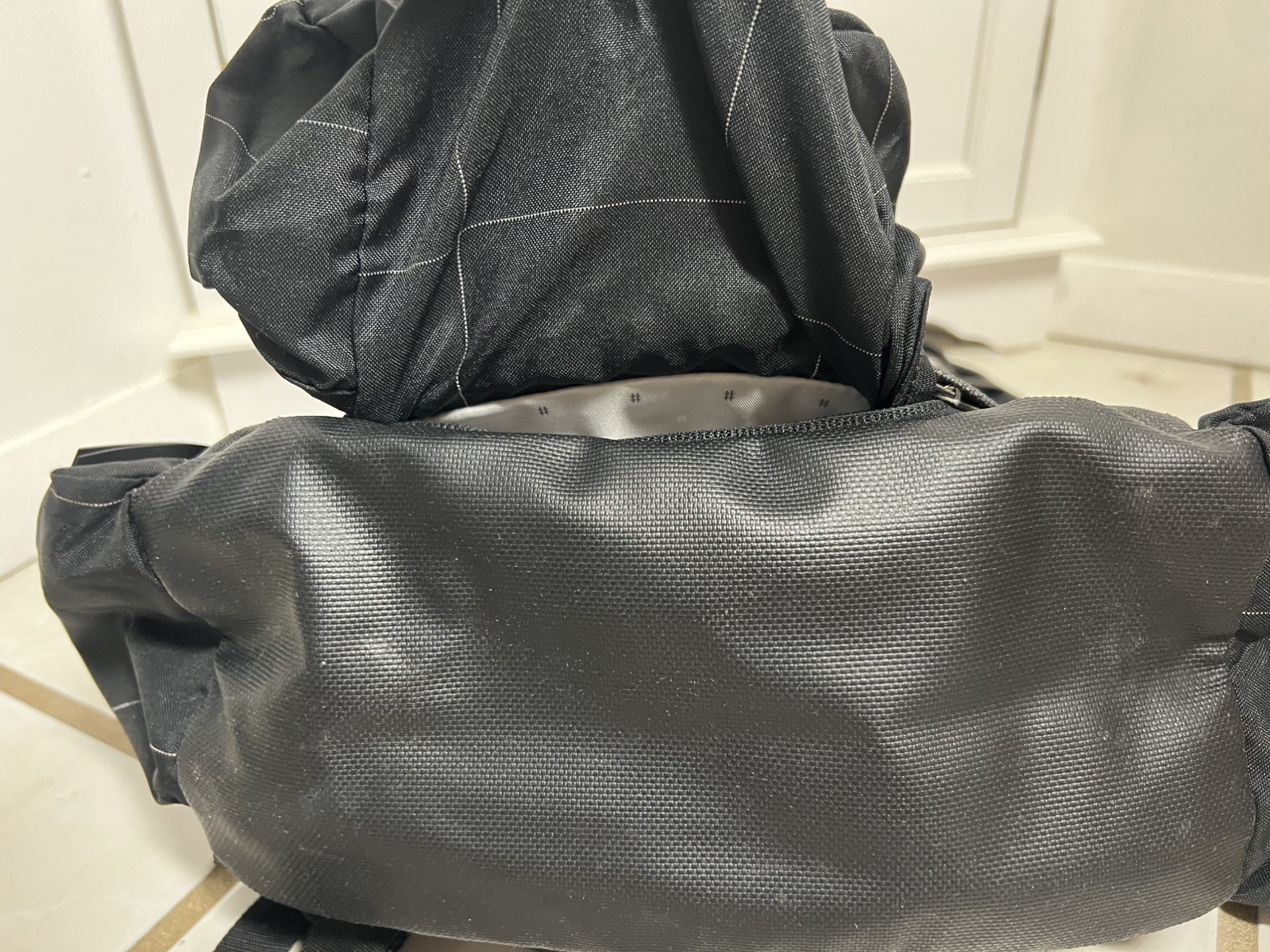 Lululemon Cruiser Backpack bag 22L Rare Out Of Print. Pin stripes. Complete