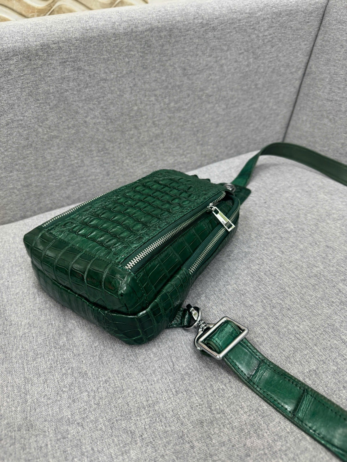 Men Luxury Genuine Leather Bag Chest Shoulder Daypack Crossbody Bag Gift
