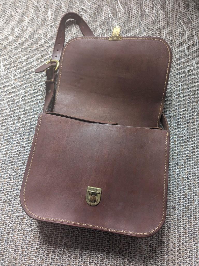 vintage EDDIE BAUER messenger bag COWHIDE thick leather SADDLE brown bicycle