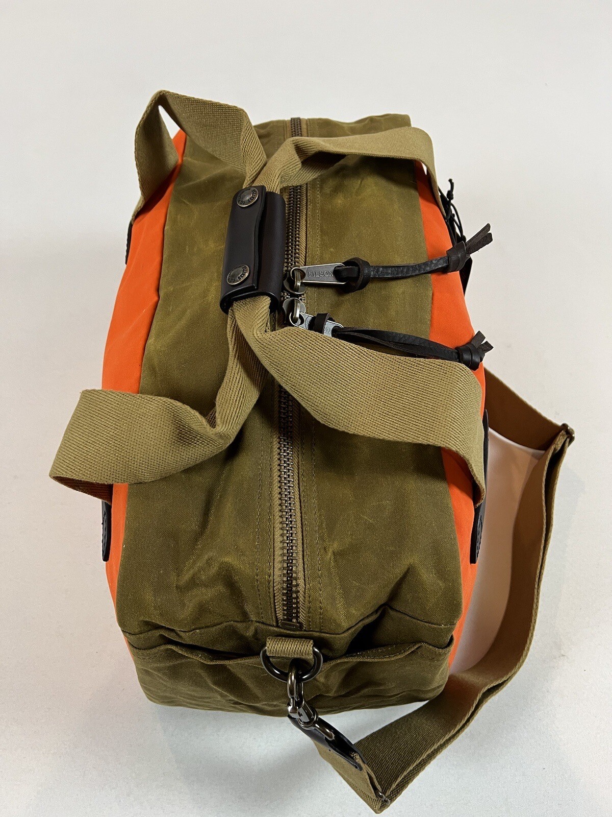FILSON SMALL TIN CLOTH DUFFLE BAG DARK TAN/FLAME OS NWT
