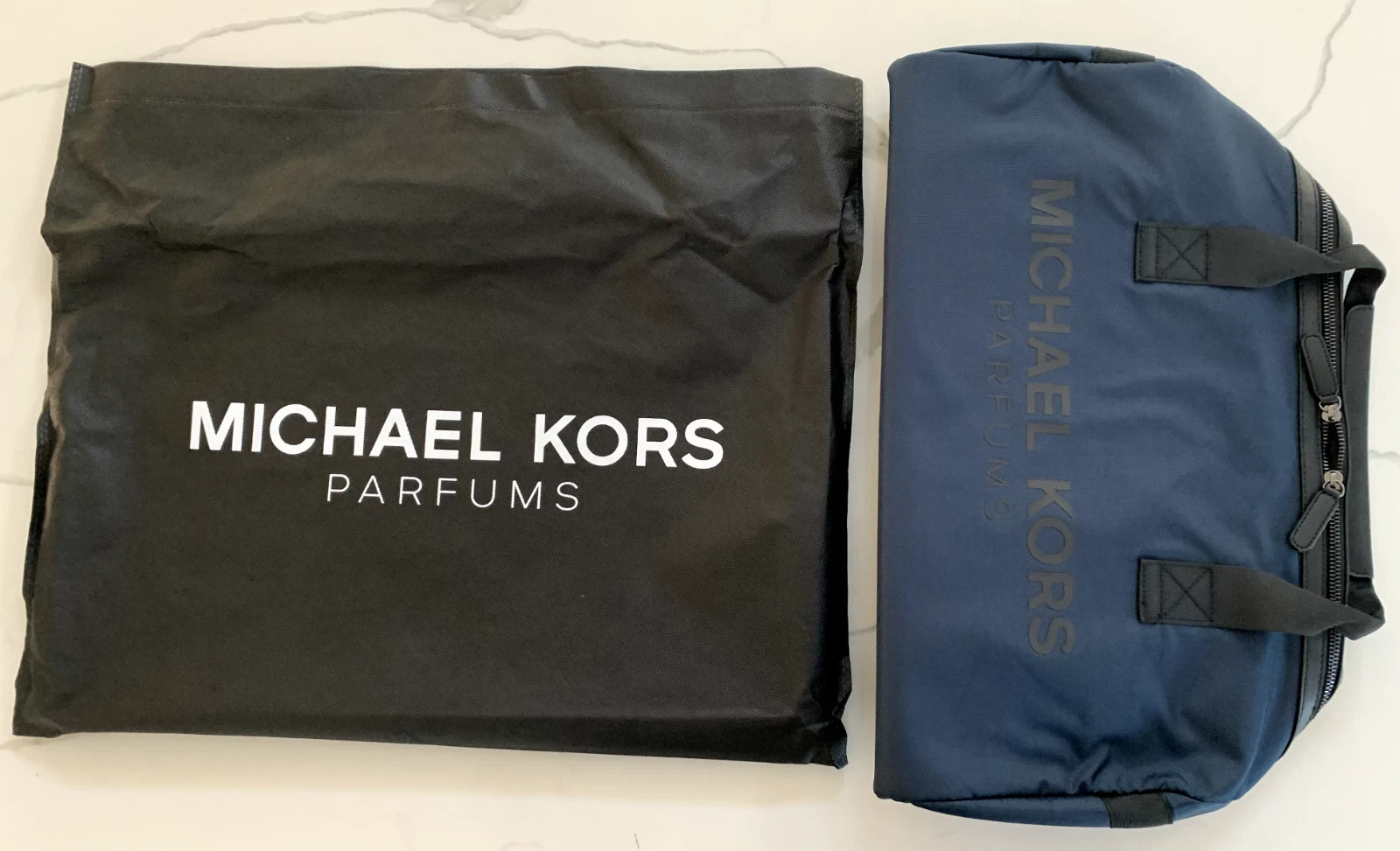 Michael Kors Parfums Duffle Dark Blue Travel Overnight Shoulder Gym Weekend Bag