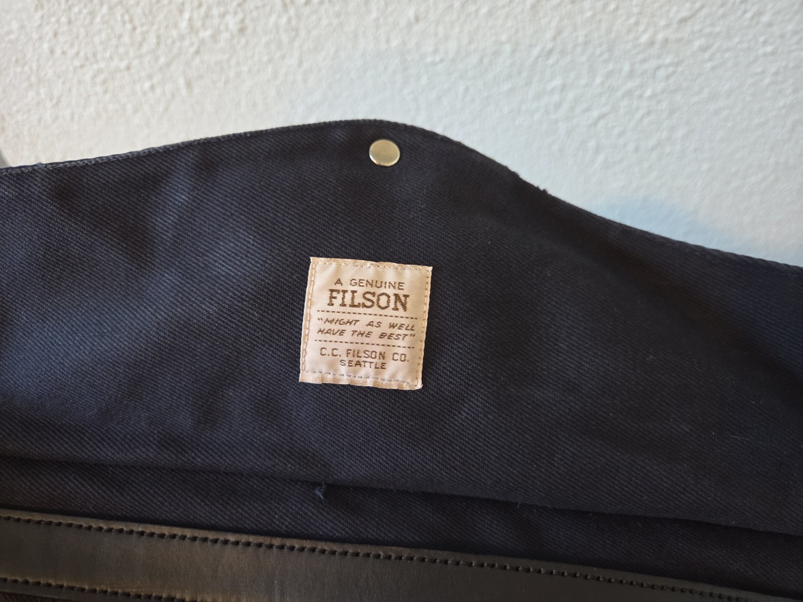 Filson Rugged Twill Medium Duffle Bag | Navy | USA Made | Old Size