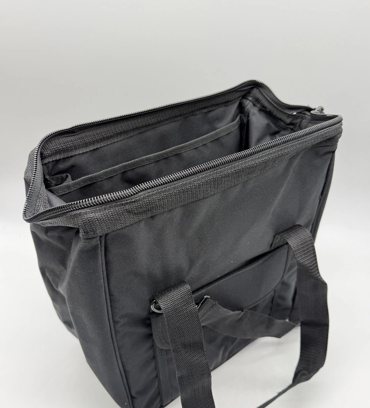 FREEMAN 13″ Heavy Duty padded toolbag with removable shoulder strap – Black