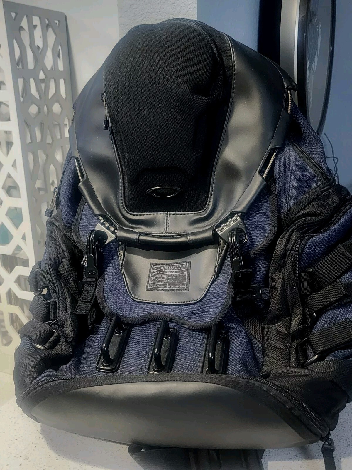 Oakley Kitchen Sink Backpack 34 Liter Laptop Pocket Tactical Field Gear Hiking
