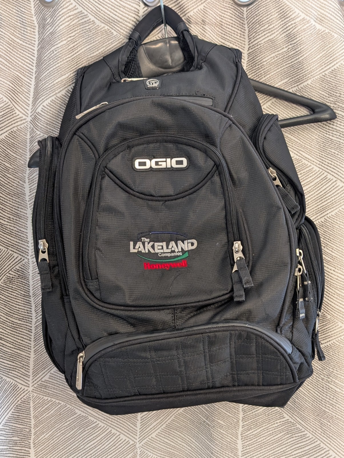 Ogio Black Metro Street 8 External Pocket Audio Laptop Backpack Bag