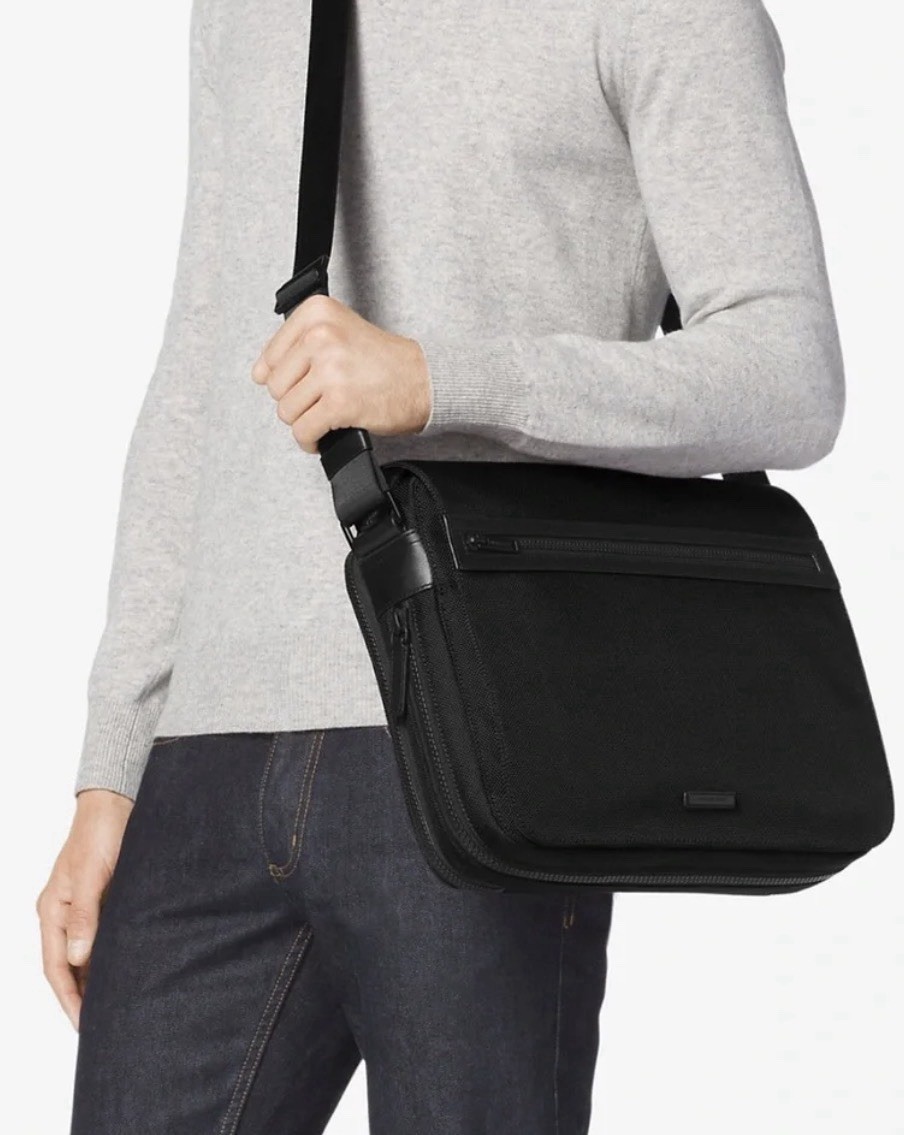 MICHAEL KORS Men’s Large Travis Messenger Bag crafted Leather Trim Black Nylon