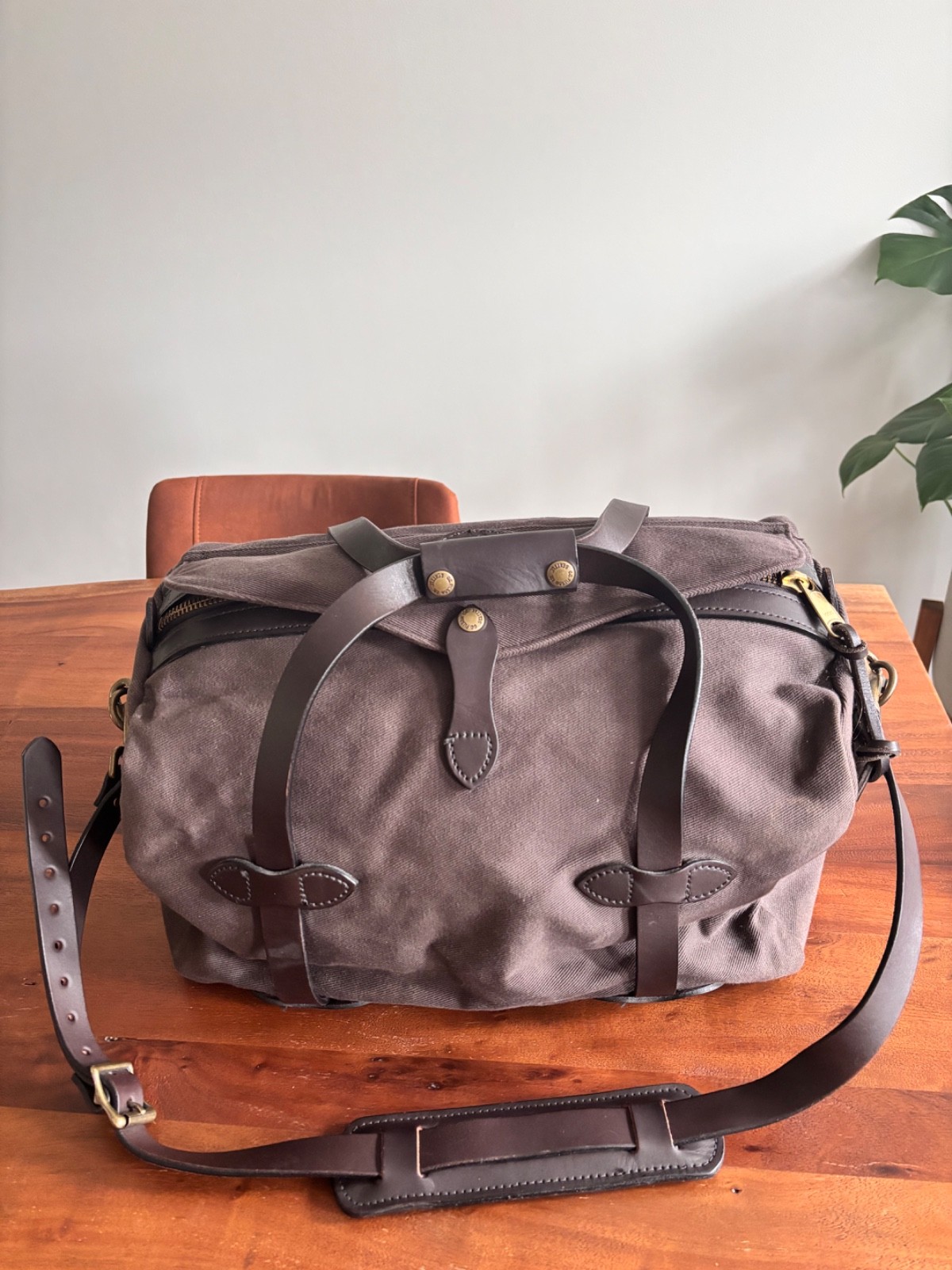 Filson Small Rugged Twill Duffle Bag | Brown