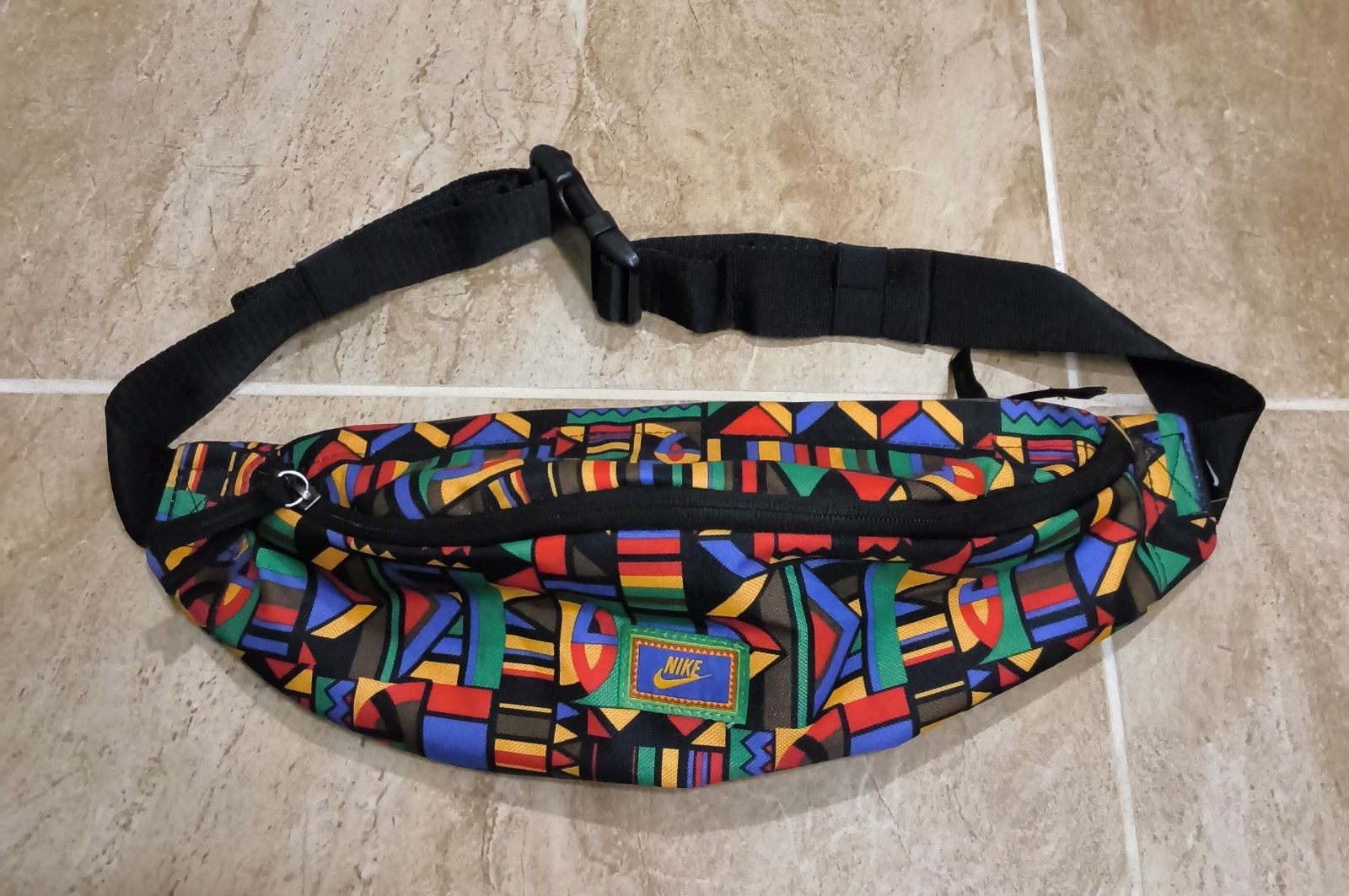 Nike Sportswear Heritage Fanny Pack Black University Gold Urban Jungle 2023