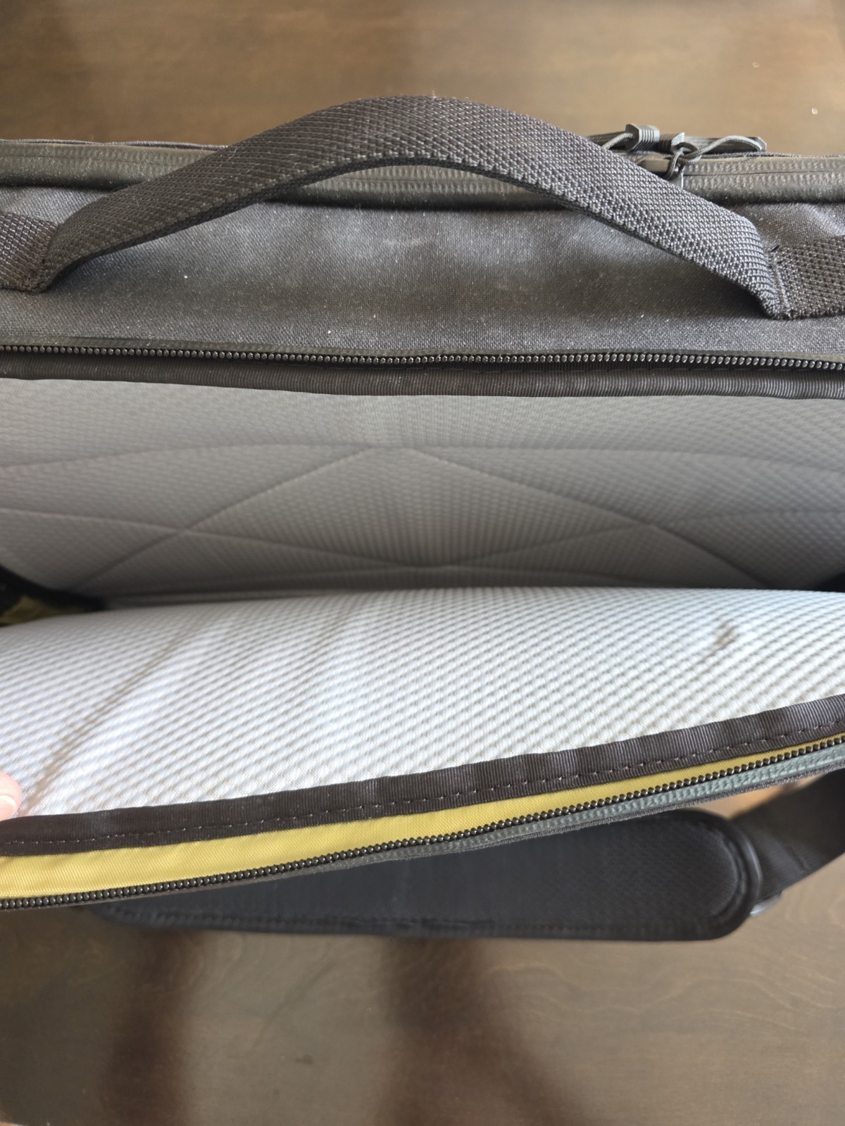 Pre-owned good condition. Magpul EDC Messenger Bag. Black.