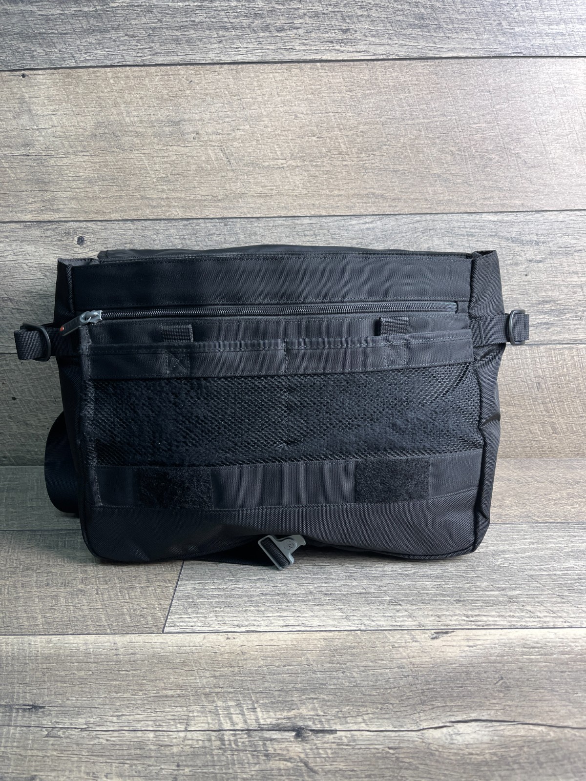 Victorinox Bag Messenger Black Zip Outer Pockets Adjustable Strap Crossbody