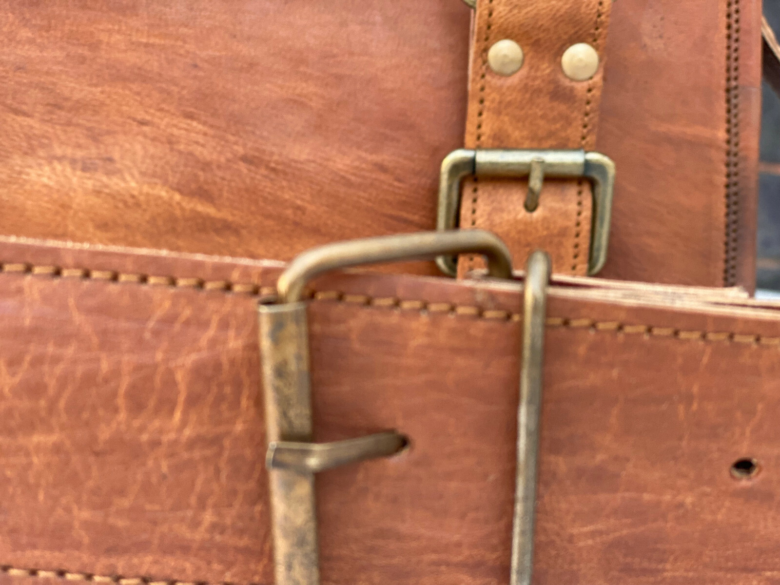 Men’s Leather Messenger Bag Shoulder Laptop Briefcase (18″ Bull Hide Brown Bag)