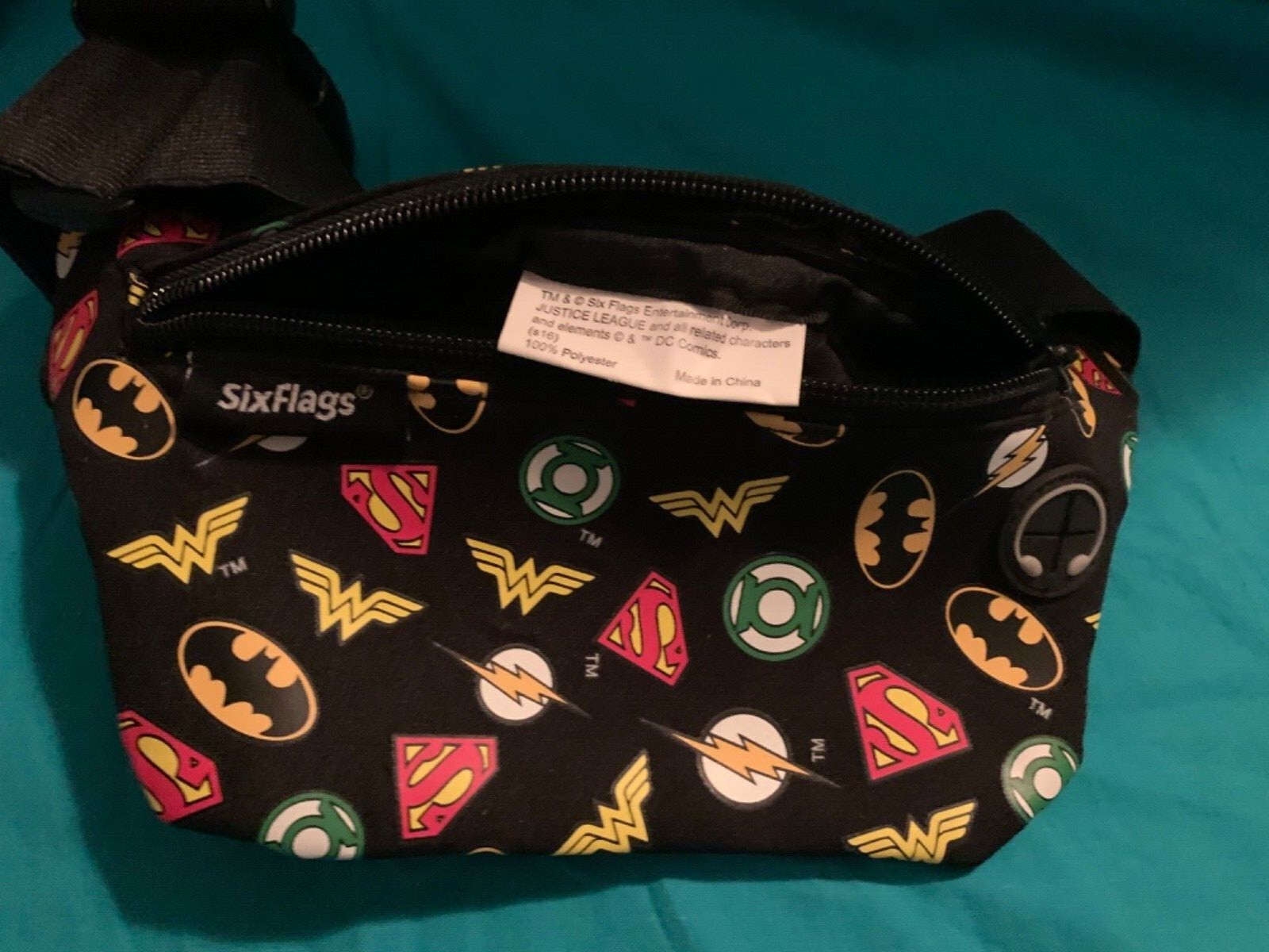 **Justice League~Six Flags~Fanny Pack~Hip Waist Belt Bag~Black Multi Logo Print*