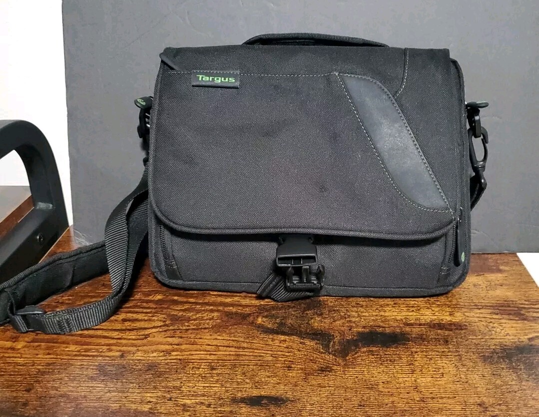 Targus Shoulder Bag Ecosmart Black, Soft Lined Compartment, Medium 11 x 9 in.