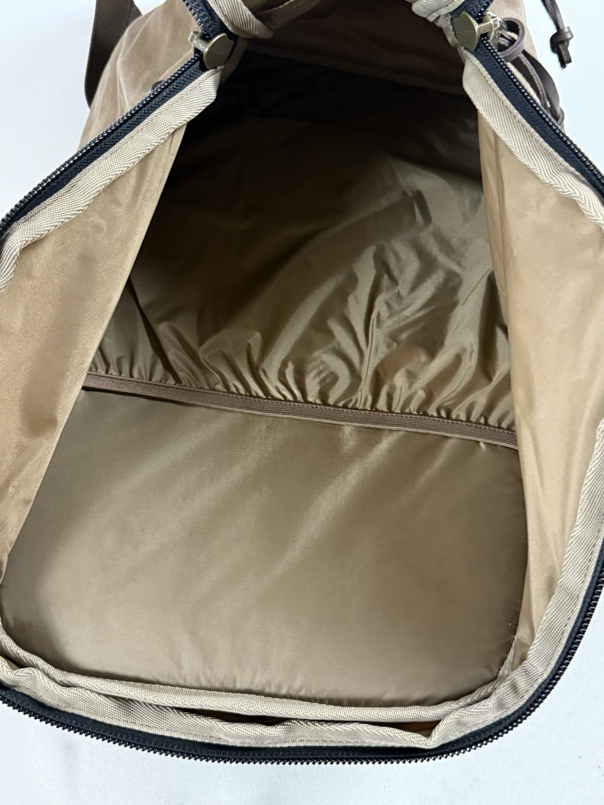 FILSON TRAPPER CREEK 28L BACKPACK DARK TAN NWT