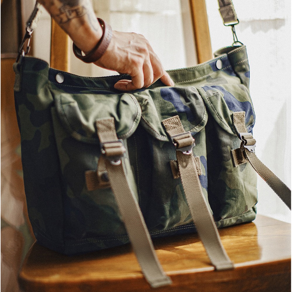 Retro Men Crossbody Bag Large Capacity Camouflage Training Messenger Bag Outdoor