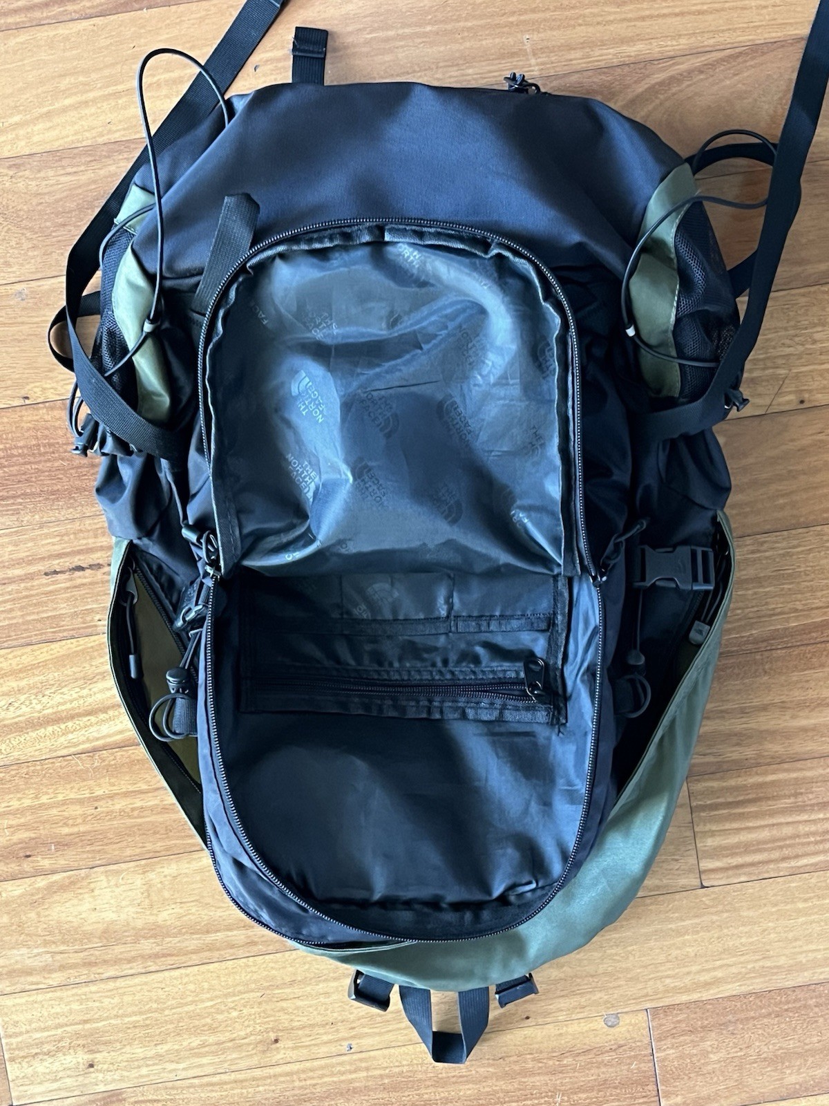 The North Face Electron-40 Vostok Backpack Green Daypack Outdoor & School