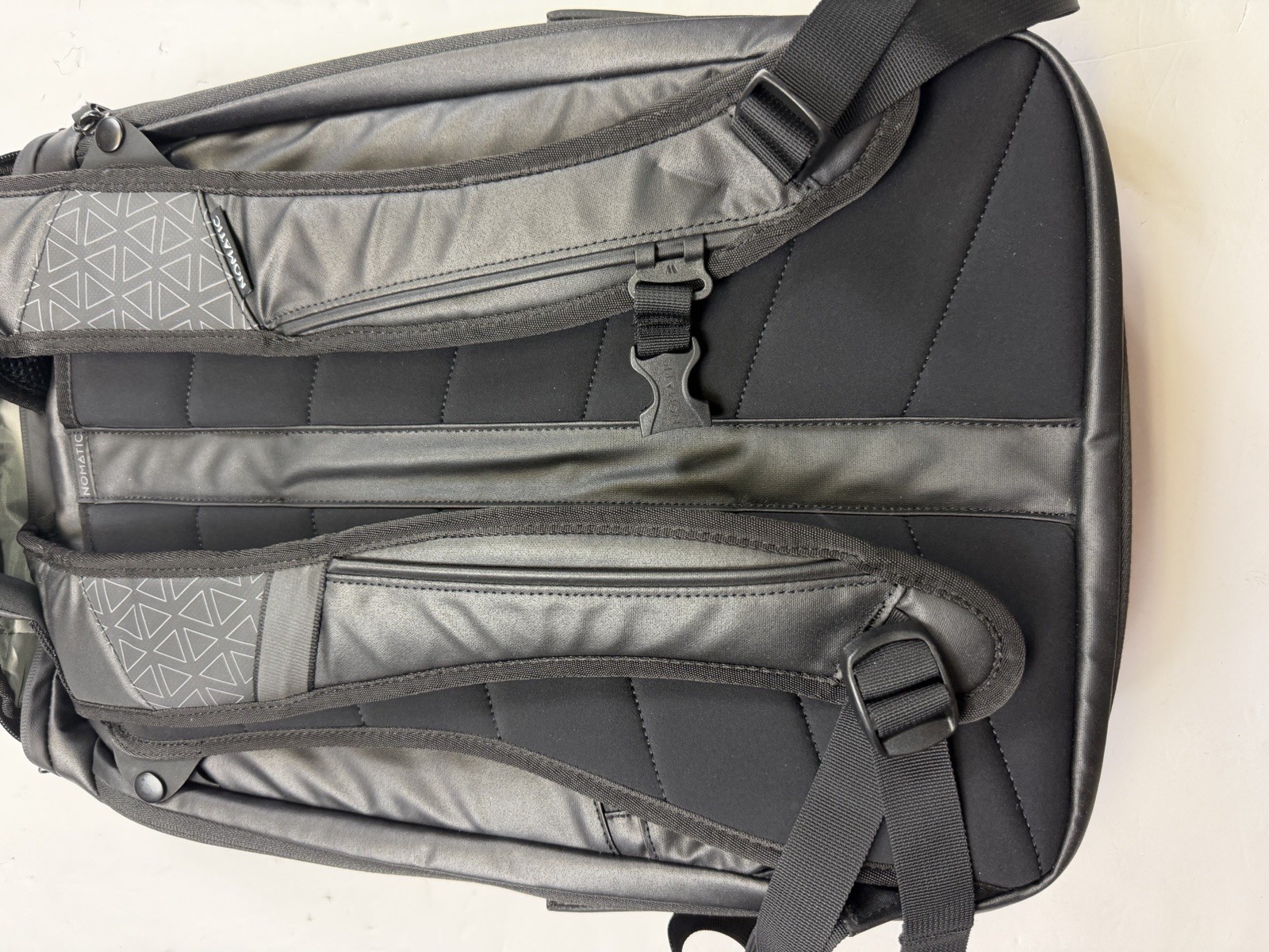 Nomatic Travel Pack Backpack 20L Tech Techie Carry-On Black (BT2)