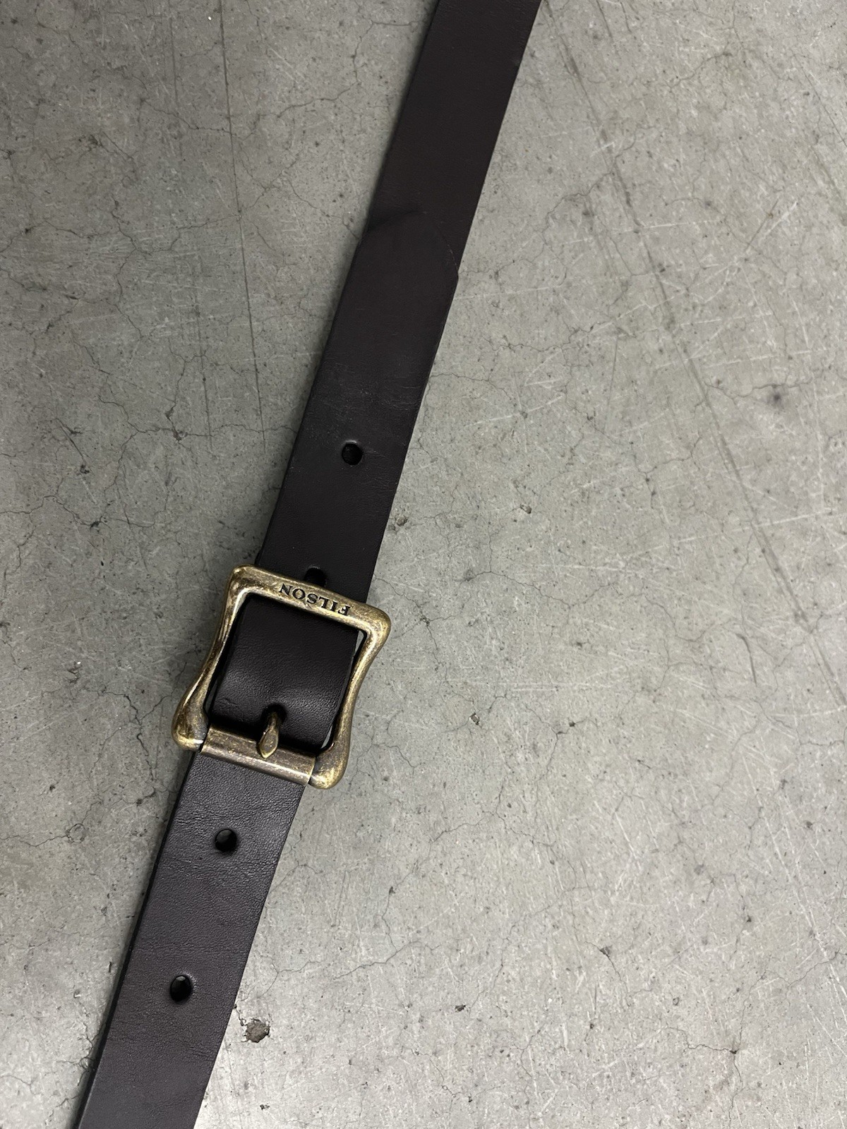 Filson Bridle Leather Brown Padded Soulder Strap Medium – Excellent Condition