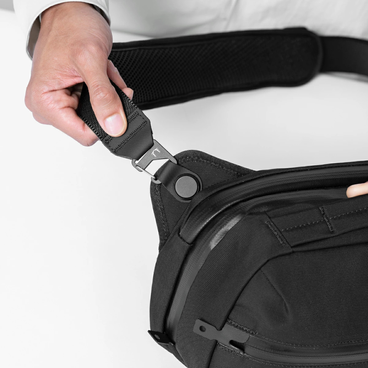 BLACK EMBER GRIP SLING EmberTex SHOULDER BAG Black