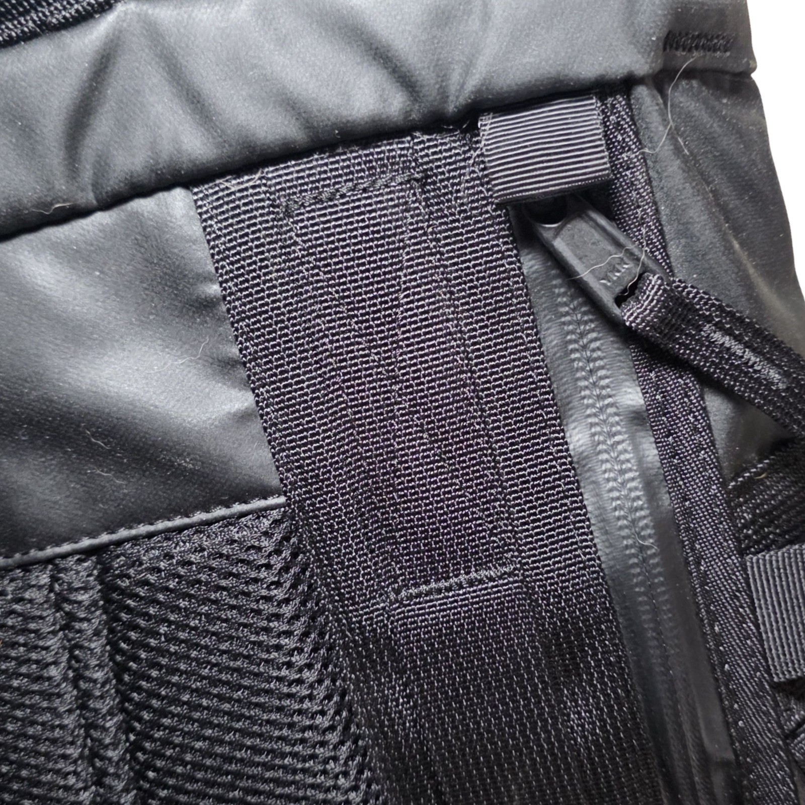 Timbuk2 Laptop Messenger Commuter Bag Shoulder Strap Metal Closure Carry On