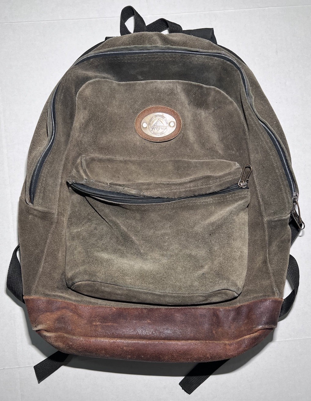 JanSport USA Suede Backpack Metal Badge – Rare Vintage Outdoor Pack 1970s