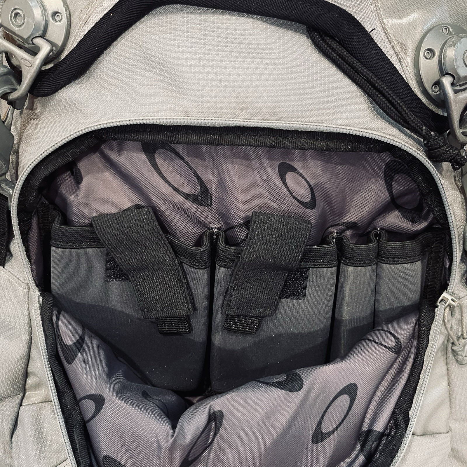 Oakley Big Kitchen Backpack Stone Grey 35L Rare Good Condition See Pics Read Dsx