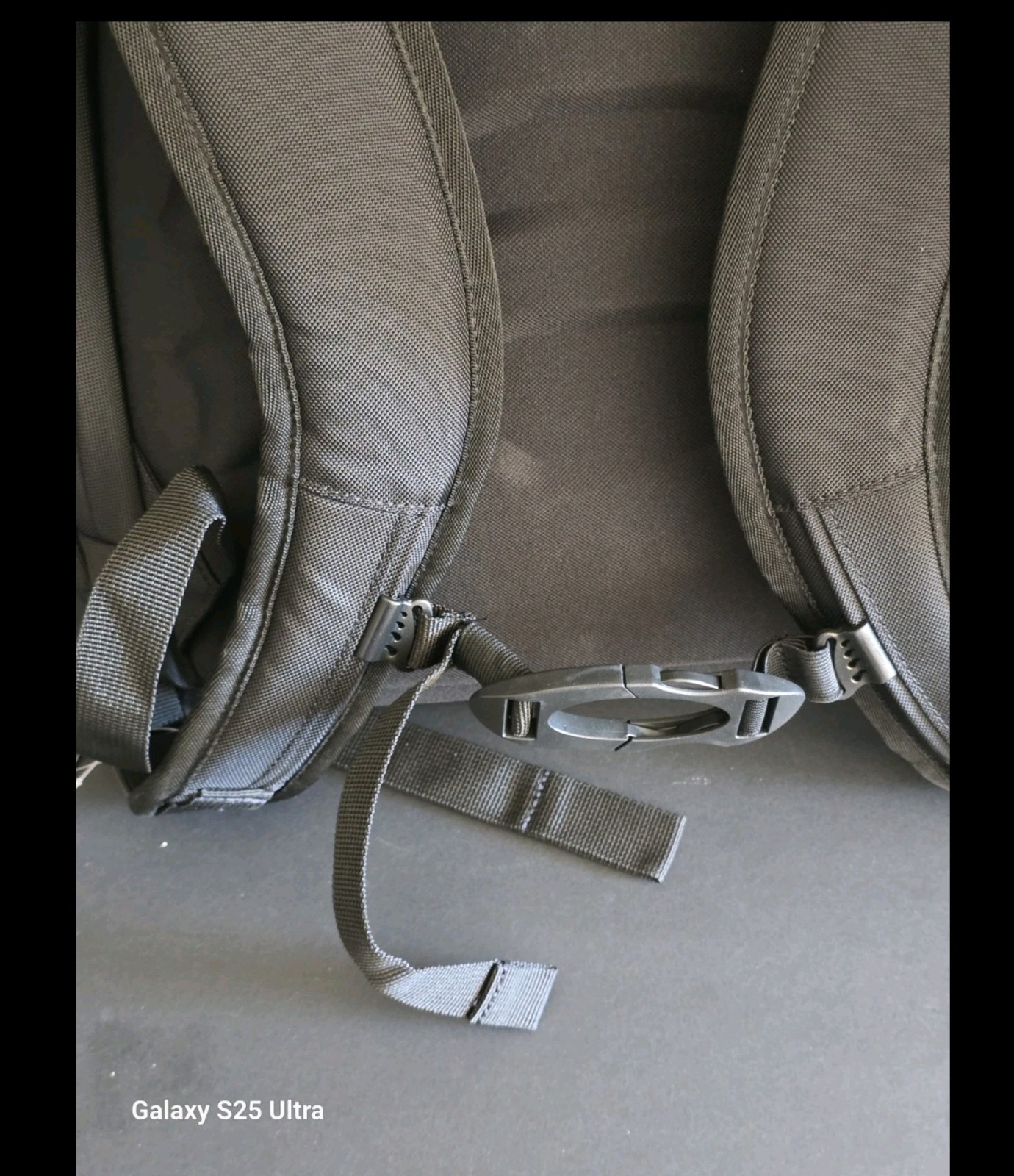 Oakley Icon 2.0 Backpack Blackout Tactical Laptop Bag Hiking Travel FOS900044
