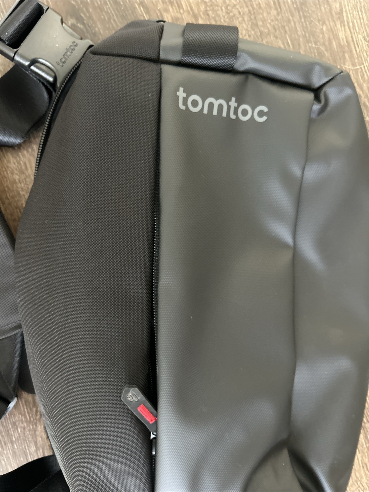Tomtoc COMPACT EDC SLING BAG courier gamer fashion LARGE shoulder crossbody NWOT